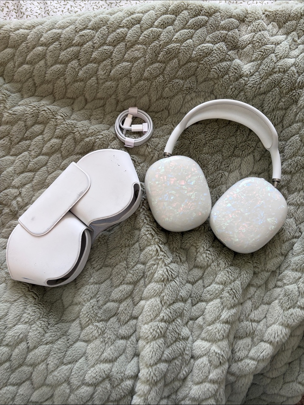WhiteApple AirPods Max Over-Ear Headphones